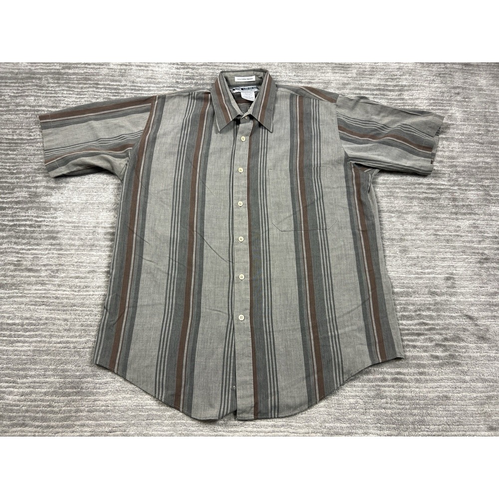 Untied Shirt Mens Large Gray Striped Polyester‎ Blend Button Up Short Sleeve